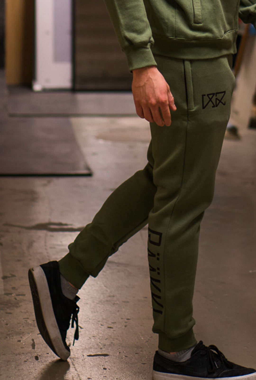 RÄÄKKI 187 Joggers - Army Green (Men)