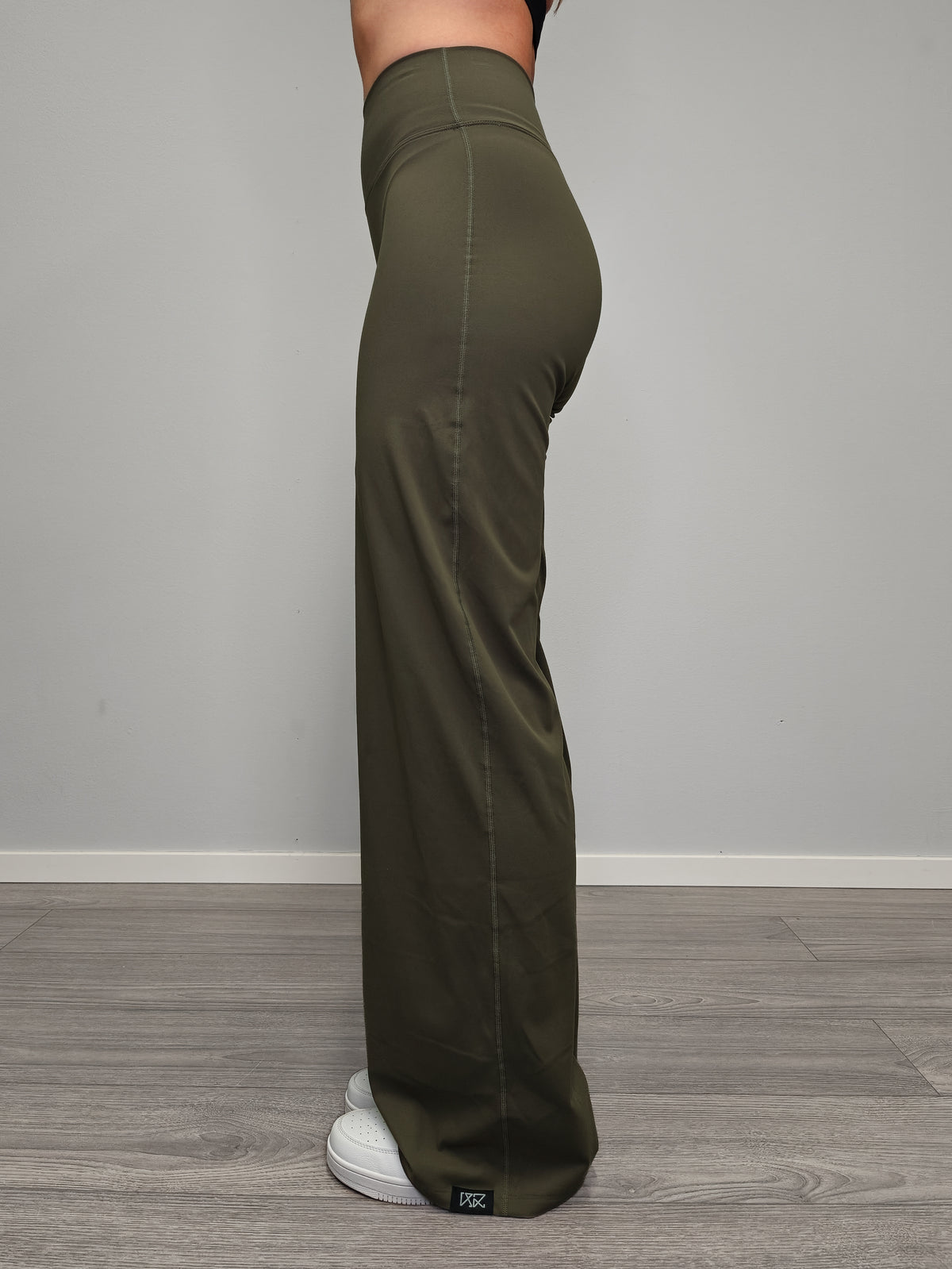 Nevai Elite Full Flare Leggings - Army Green