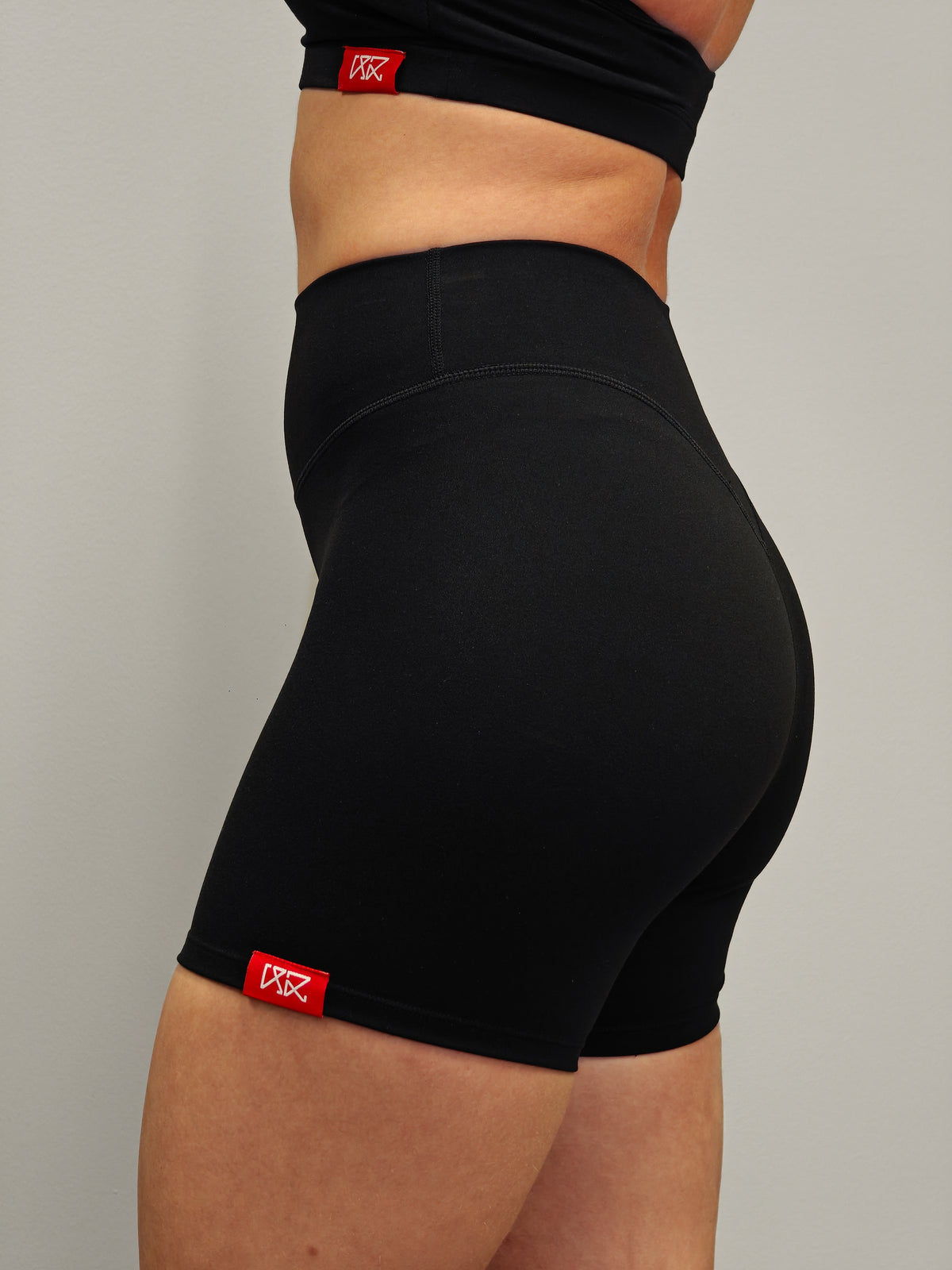 Nevai Elite Mid Waist Shorts - Black