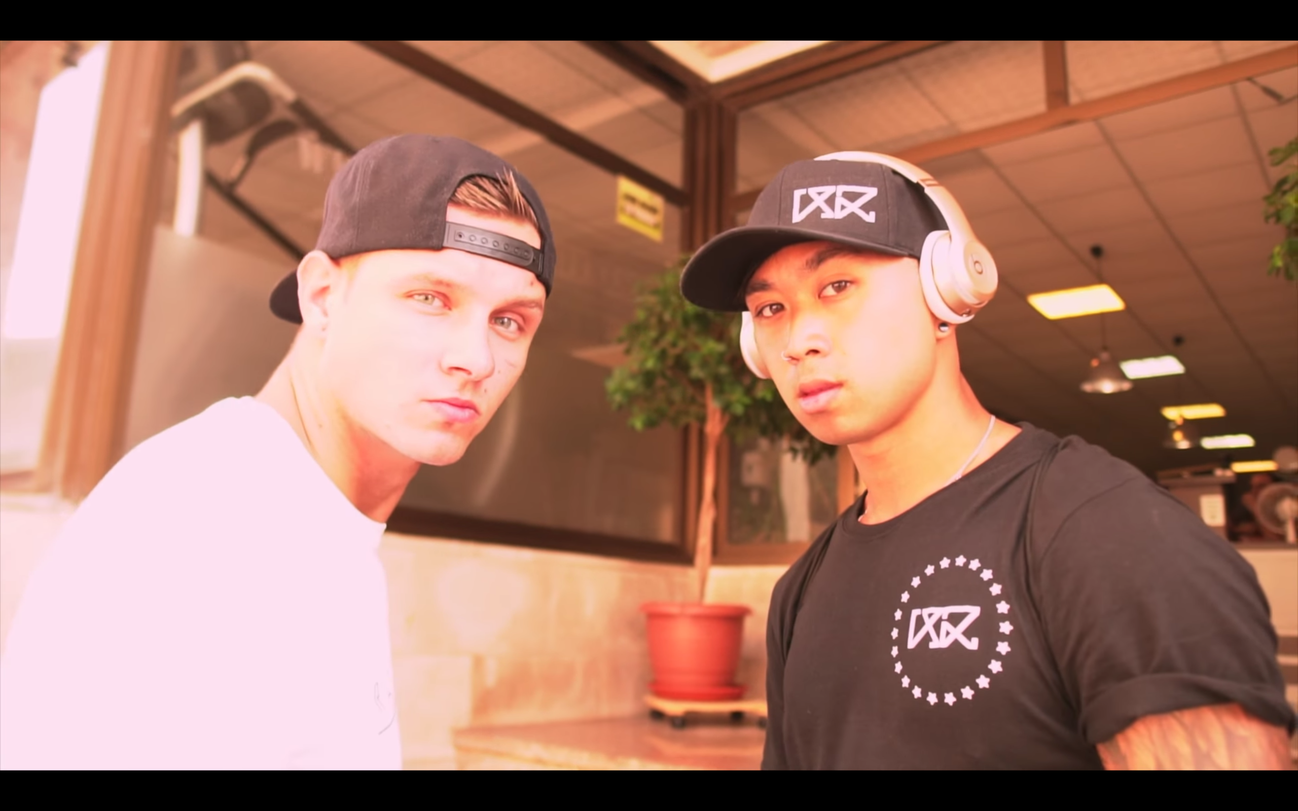 Lataa video: RÄÄKKI treenivideo Espanjassa